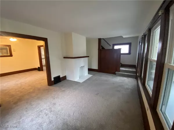 Barberton, OH 44203,93 NW 22nd ST NW