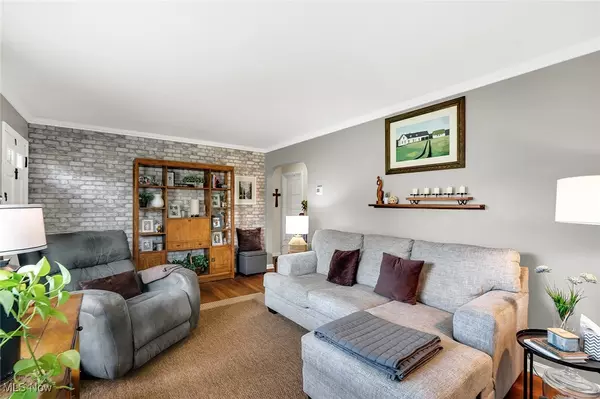 Youngstown, OH 44511,2702 Bears Den RD