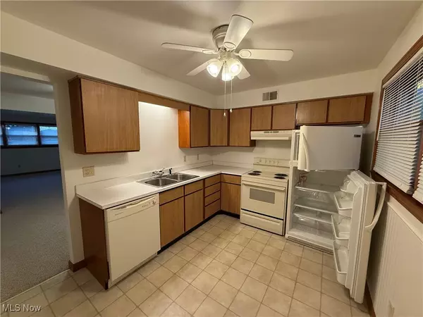 Boardman, OH 44512,52 Southwoods AVE