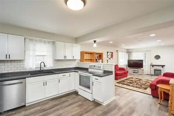 Akron, OH 44312,395 Massillon RD