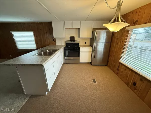 New Philadelphia, OH 44663,608 Karen AVE NW