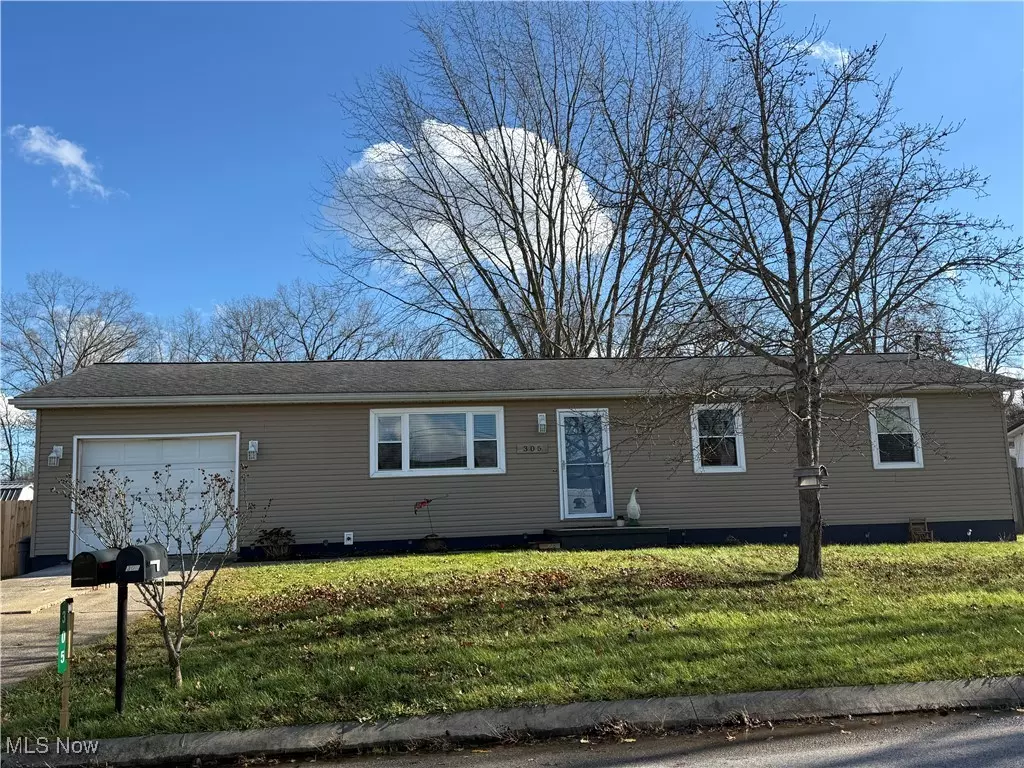 Mineral Wells, WV 26150,305 Washington Drive