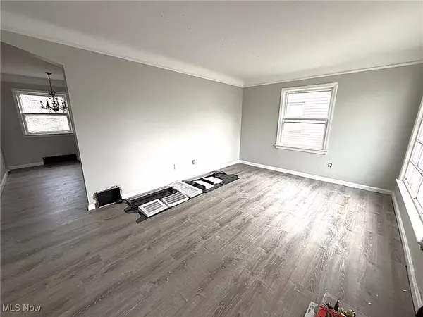 Cleveland, OH 44128,14914 Kingsford AVE