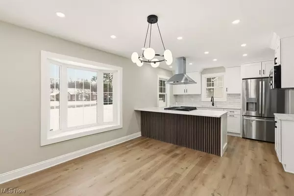 South Euclid, OH 44121,4002 Lancaster RD