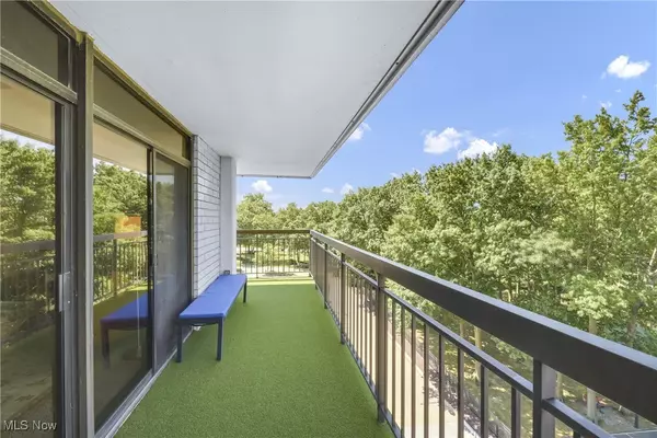 Lakewood, OH 44107,12550 Lake AVE #706