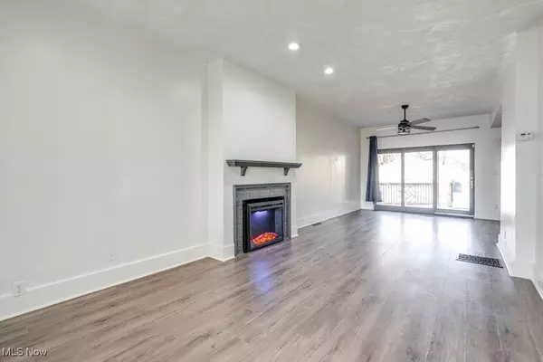 Lorain, OH 44052,230 W 39th ST