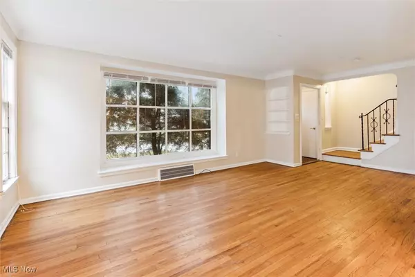 South Euclid, OH 44118,3766 Warrendale RD