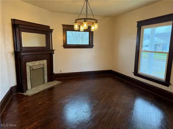 Uhrichsville, OH 44683,214 W 7th ST