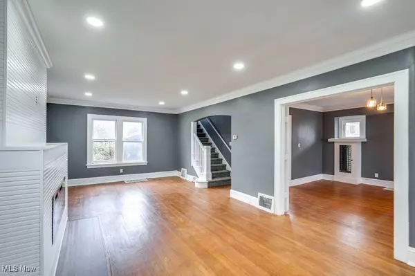 Cleveland, OH 44111,10218 Joan AVE