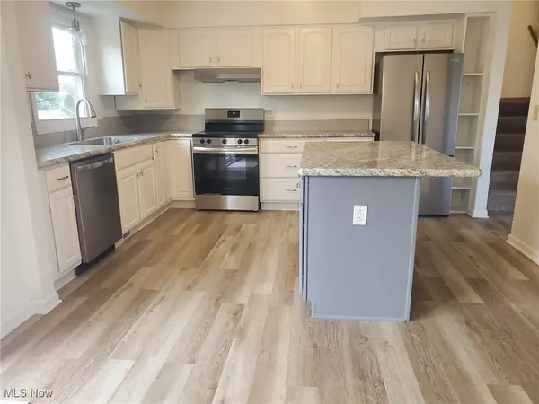 Wadsworth, OH 44281,1272 State RD