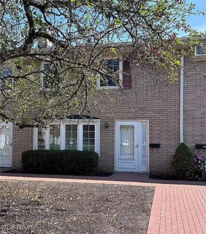 Mentor, OH 44060,9 Meadowlawn DR