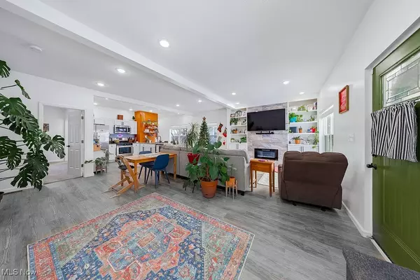 Warrensville Heights, OH 44128,22711 Vera ST