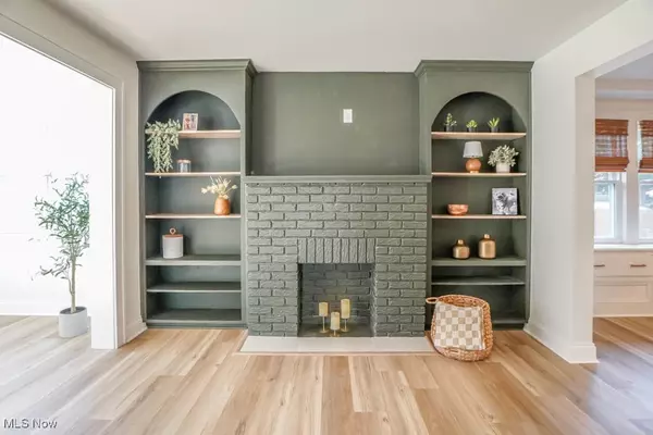 Cuyahoga Falls, OH 44221,2834 Norwood ST