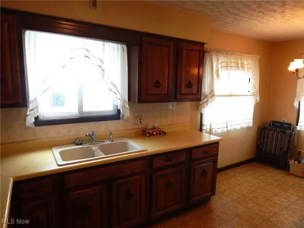 Cuyahoga Falls, OH 44221,509 Notre Dame AVE