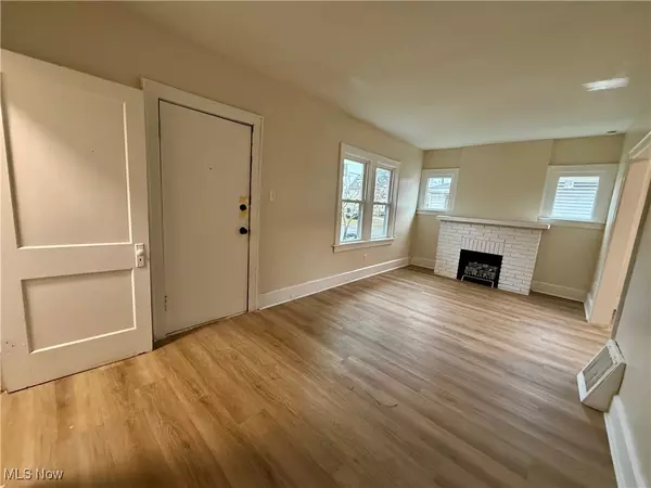 Akron, OH 44311,566 Mckinley AVE