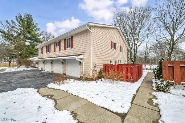 Brecksville, OH 44141,8729 Fox Rest DR #6-24