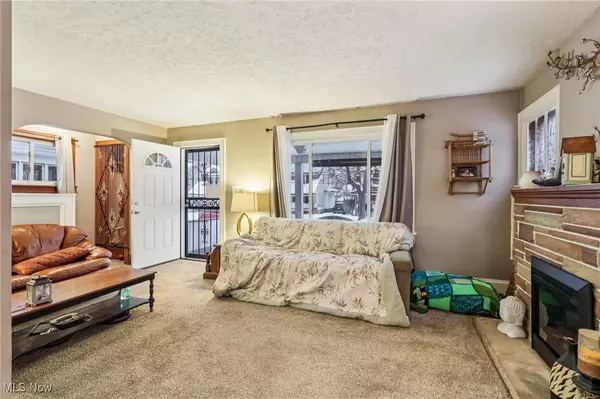 Akron, OH 44301,1281 Neptune AVE