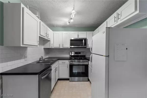 Hartville, OH 44632,270 Lincoln ST SW