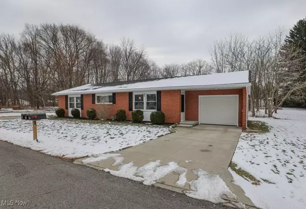 Uniontown, OH 44685,13170 Crestview CIR NW