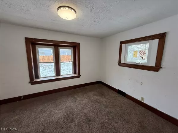 Akron, OH 44311,804 Beardsley ST