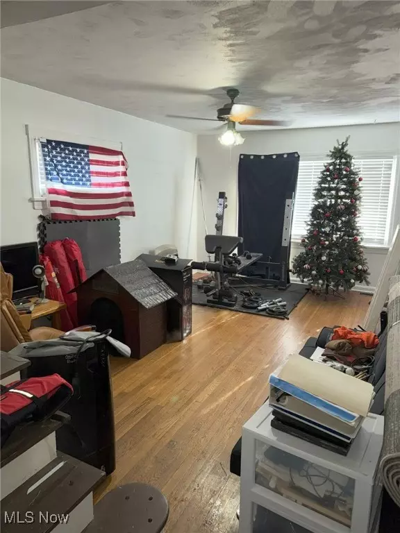 Parma, OH 44129,7010 Theota AVE