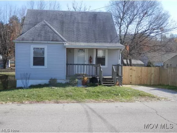 2306 13TH AVE, Vienna, WV 26105