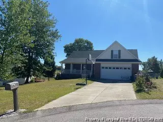 104 Fallingleaf DR, Raeford, NC 28376