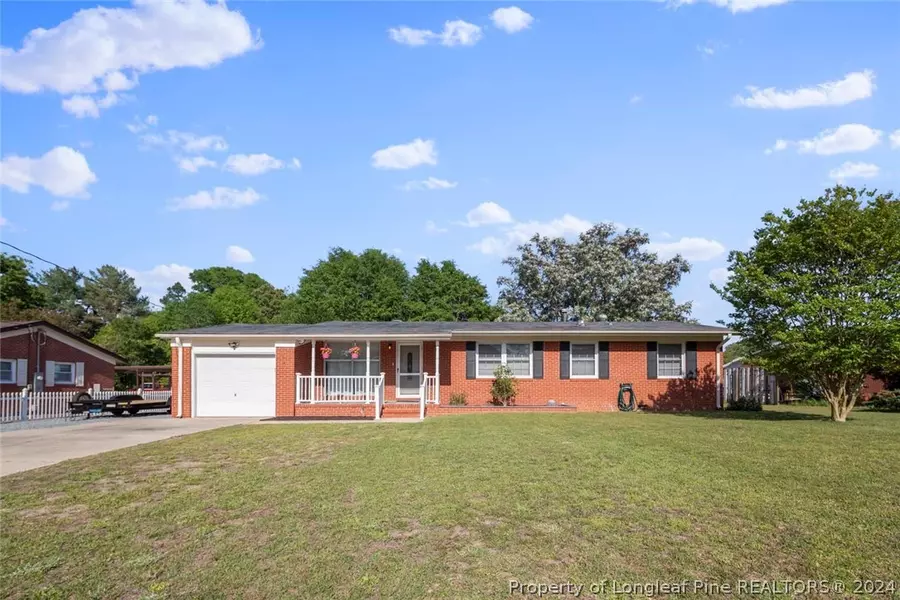 1927 Wendover DR, Fayetteville, NC 28304