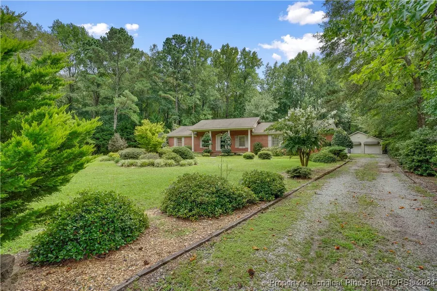 2122 Middle RD, Eastover, NC 28312