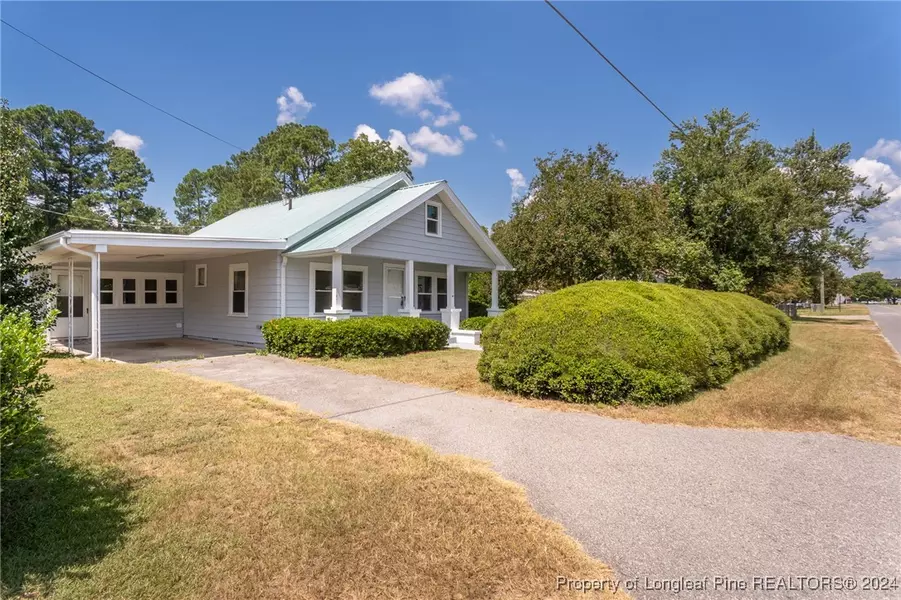 111 Sanford RD, Laurinburg, NC 28352