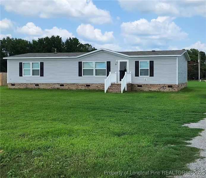 29 Bermuda DR, St Pauls, NC 28384