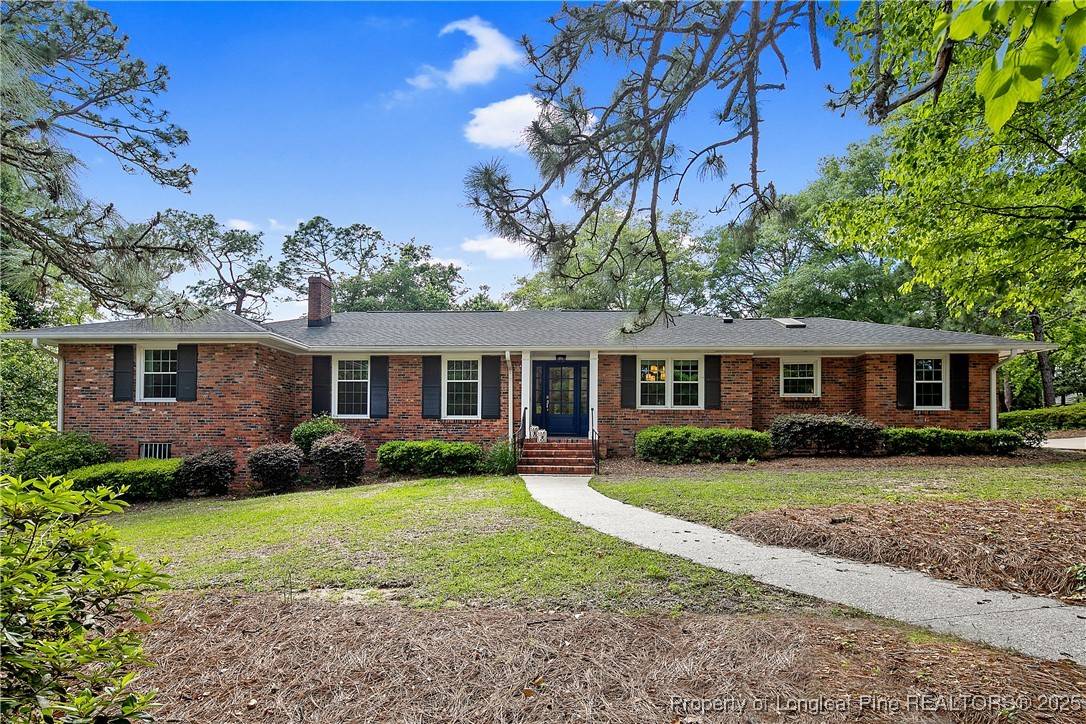 300 Woodcrest RD, Fayetteville, NC 28305