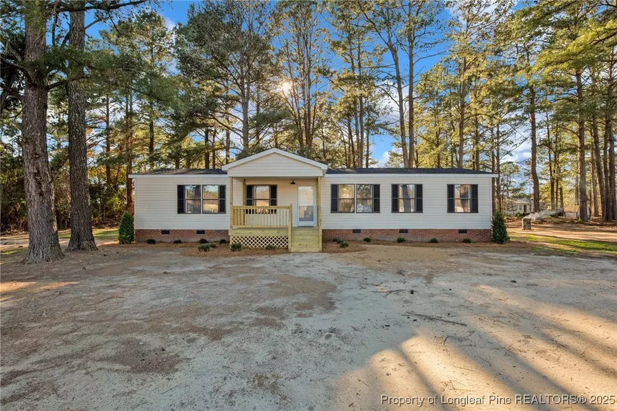 31 Turf DR, Parkton, NC 28371