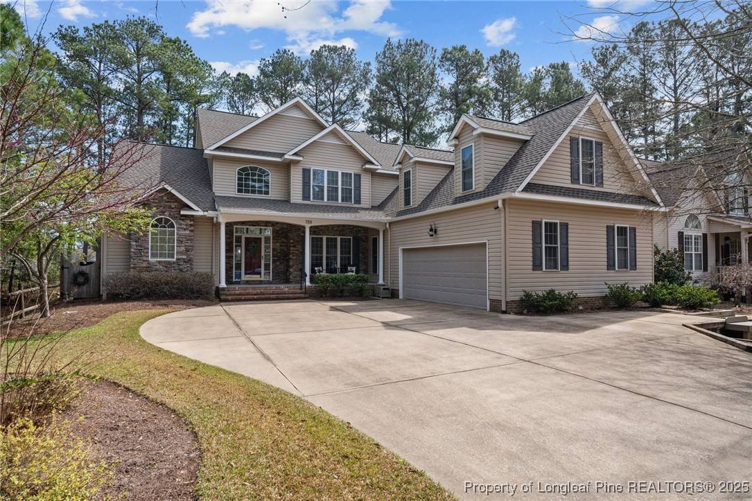 733 Daphne LN, Vass, NC 28394