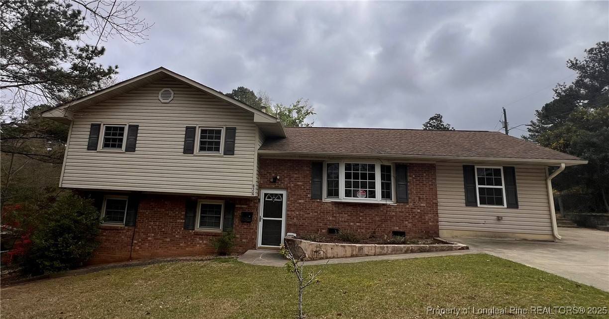 826 Edenwood DR, Fayetteville, NC 28303