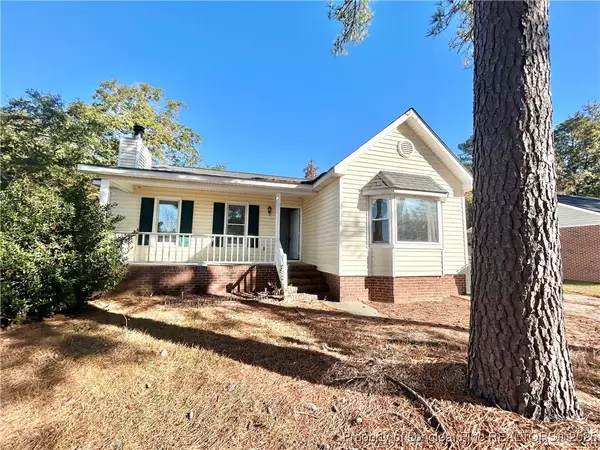 4324 Falls DR, Hope Mills, NC 28348