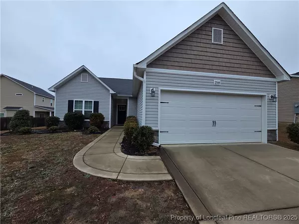 2044 Stonewash DR, Fayetteville, NC 28306