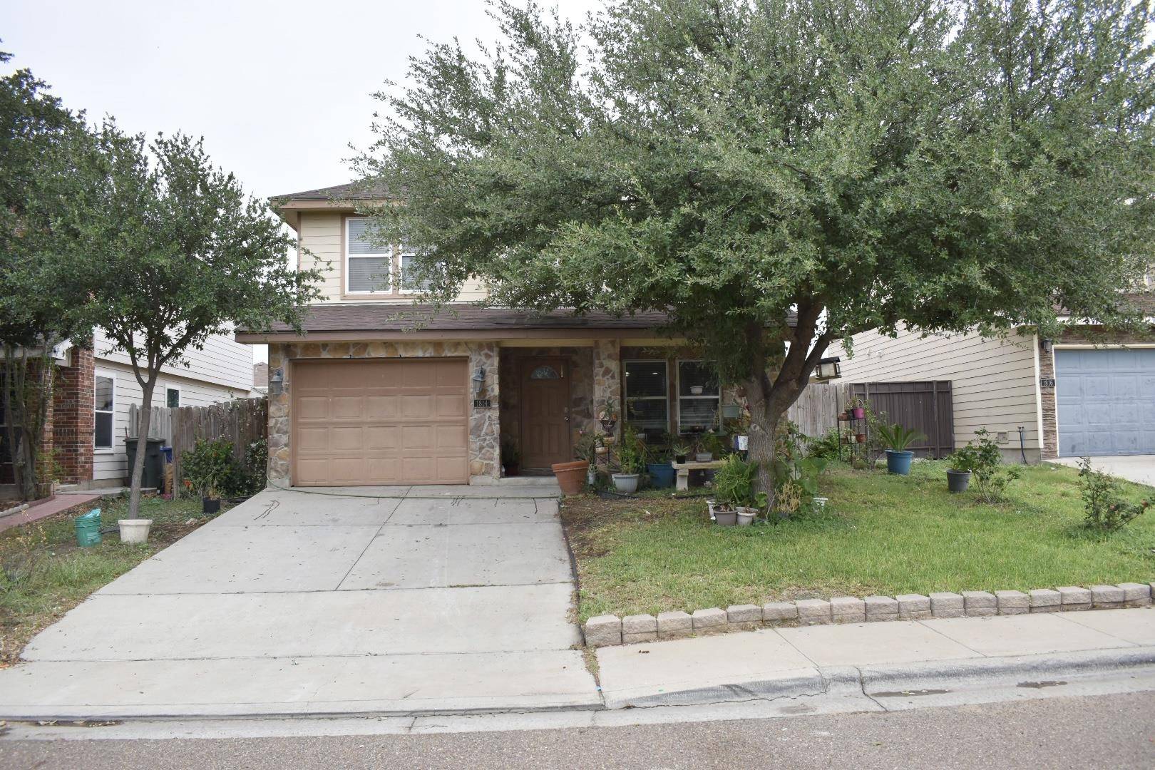 1814 Mustang Island Dr, Laredo, TX 78045
