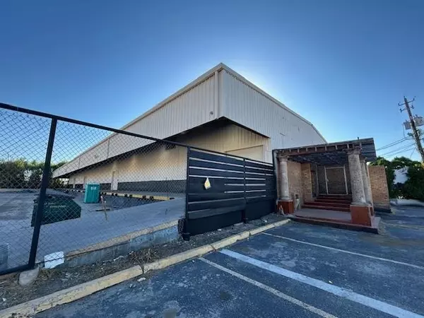 Laredo, TX 78041,1905 Aduanales Ln