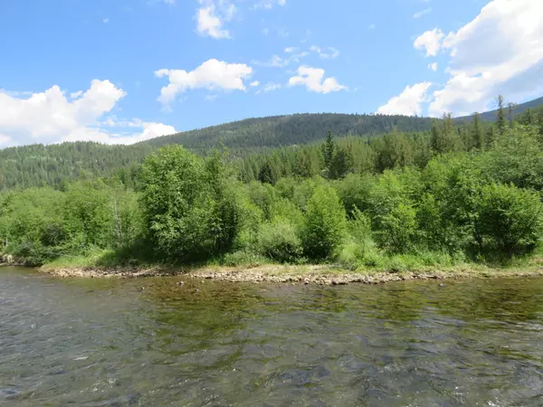 Yaak, MT 59935,14393 Yaak River RD