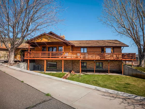 Great Falls, MT 59404,5800 Henrys LN