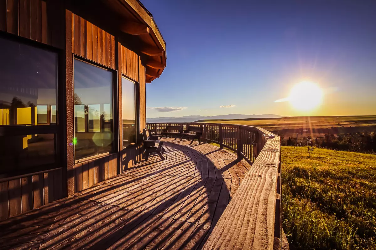 Townsend, MT 59644,60 Log Cabin LN