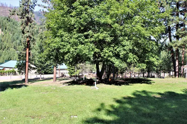 Superior, MT 59872,1404 River Bend RD