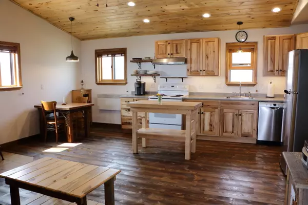 Twin Bridges, MT 59754,253 Hells Canyon RD