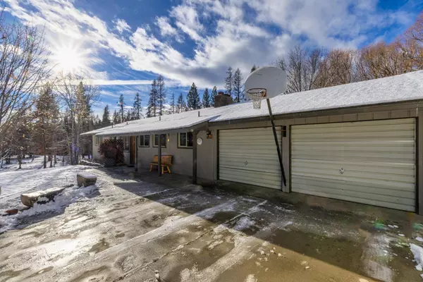 Stevensville, MT 59870,301 Kootenai Creek RD