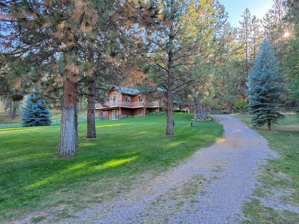 Polson, MT 59860,38115 Mountain Home LN