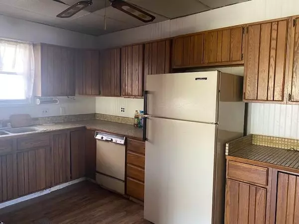 Highwood, MT 59450,279 Harris AVE E