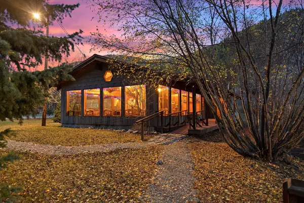 Sula, MT 59871,1237 E Fork RD