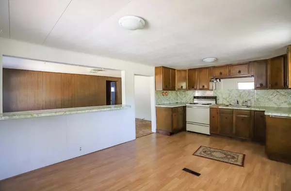 Sand Coulee, MT 59472,75 Dade LN