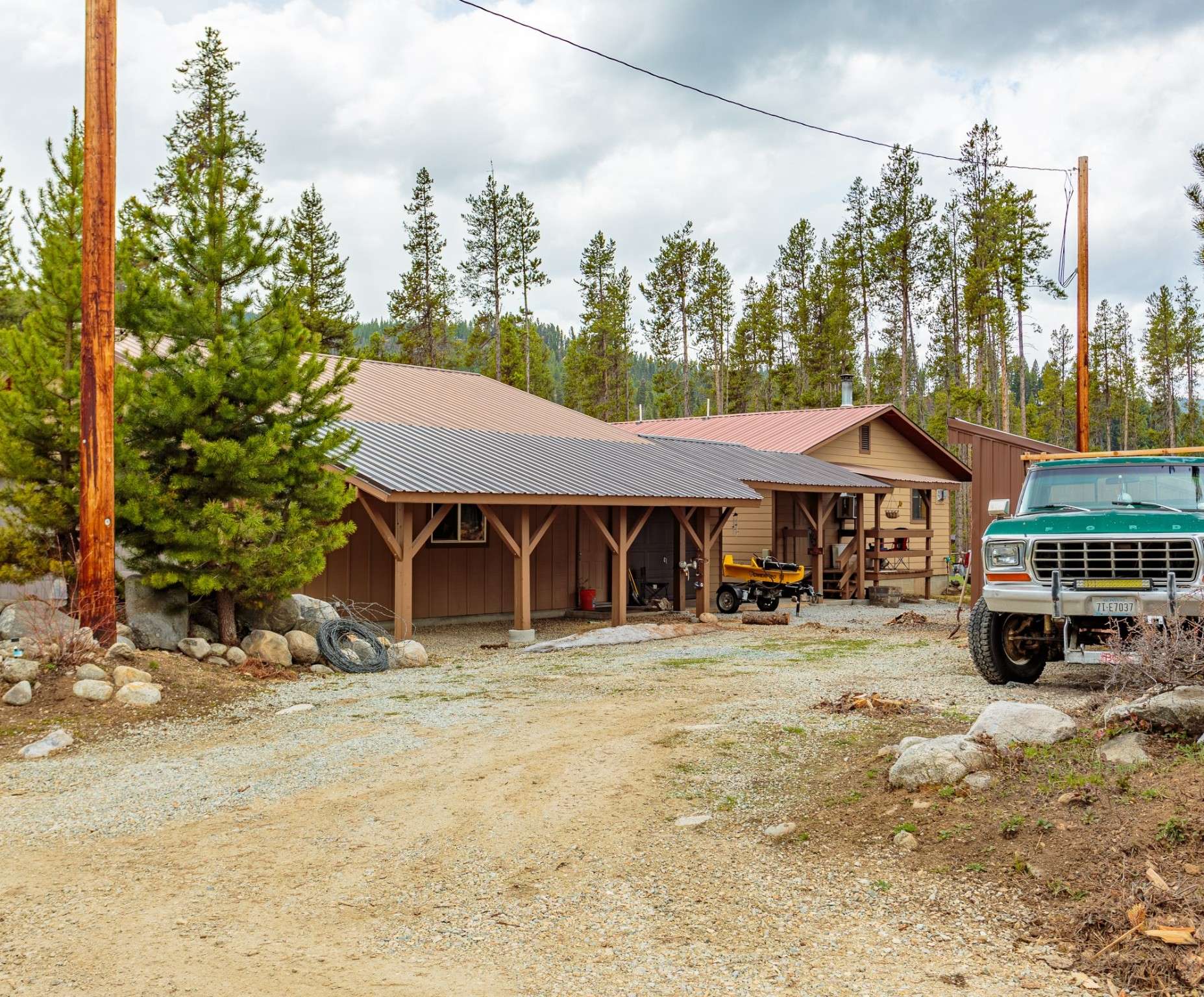 215 Bonanza DR, Sula, MT 59871
